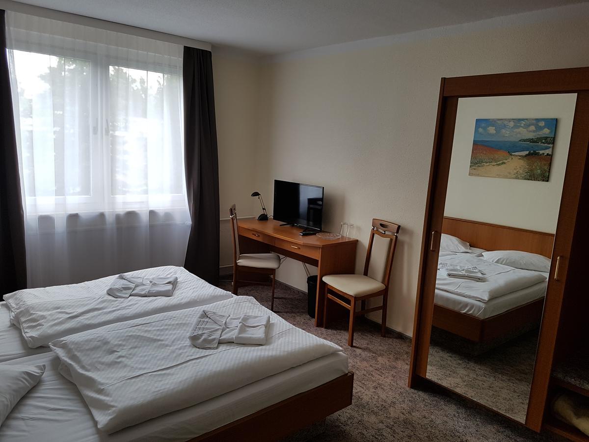 Hotel Restaurant Am Kriebsteinsee 外观 照片